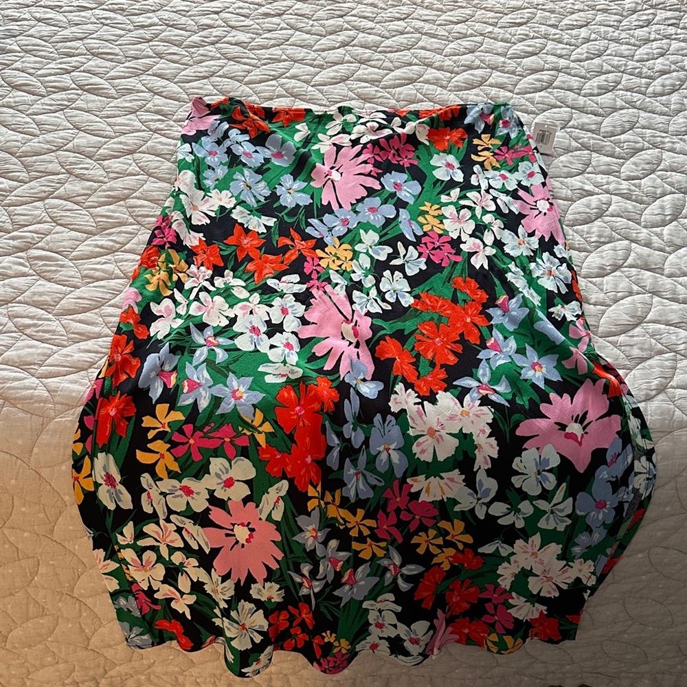 Brand New: Floral Women's Skirt  
Old Navy: Size Large